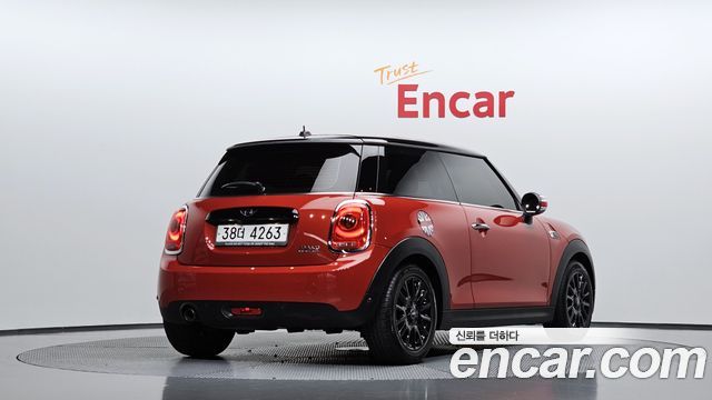 MINI Cooper Standard Third Generation 2017 — фото 2