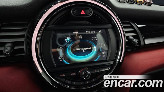 MINI Cooper Standard Third Generation 2017 — фото 13