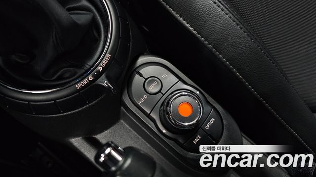 MINI Cooper Standard Third Generation 2017 — фото 18