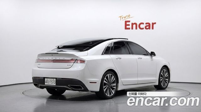 Lincoln MKZ Hybrid 2nd 2019 — фото 2