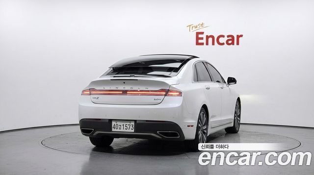 Lincoln MKZ Hybrid 2nd 2019 — фото 4