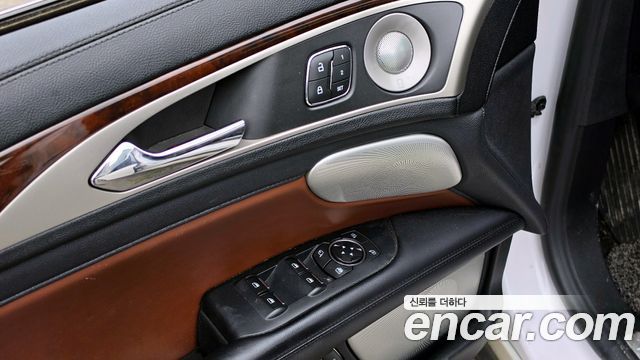 Lincoln MKZ Hybrid 2nd 2019 — фото 20