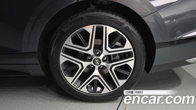 Hyundai Grandeur (GN7) 2,5 Gasoline 2WD Exclusive 2023 — фото 21