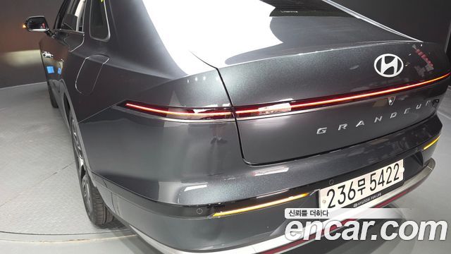 Hyundai Grandeur (GN7) 2,5 Gasoline 2WD Exclusive 2023 — фото 23