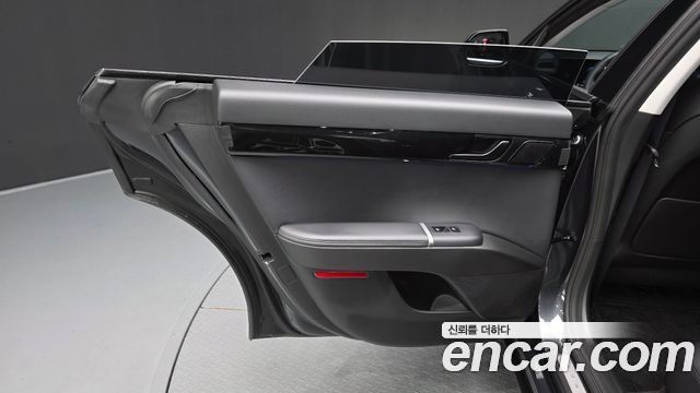Hyundai Grandeur (GN7) 2,5 Gasoline 2WD Exclusive 2023 — фото 25