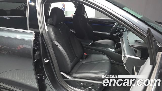 Hyundai Grandeur (GN7) 2,5 Gasoline 2WD Exclusive 2023 — фото 26