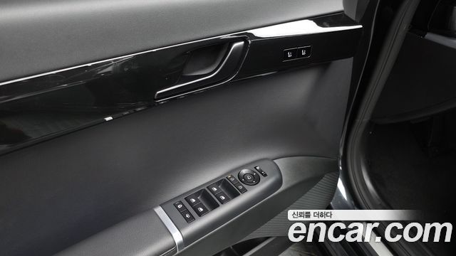 Hyundai Grandeur (GN7) 2,5 Gasoline 2WD Exclusive 2023 — фото 30