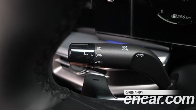 Hyundai Grandeur (GN7) 2,5 Gasoline 2WD Exclusive 2023 — фото 32