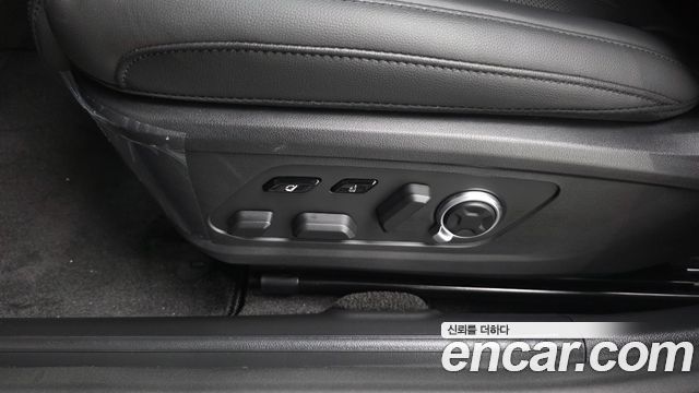 Hyundai Grandeur (GN7) 2,5 Gasoline 2WD Exclusive 2023 — фото 34