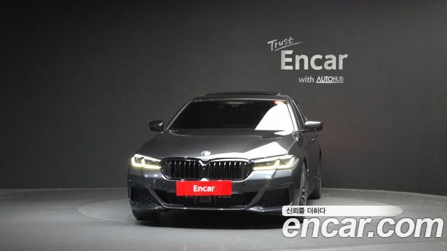 BMW 5 Series (G30) 520i M Sport 2023 — фото 3