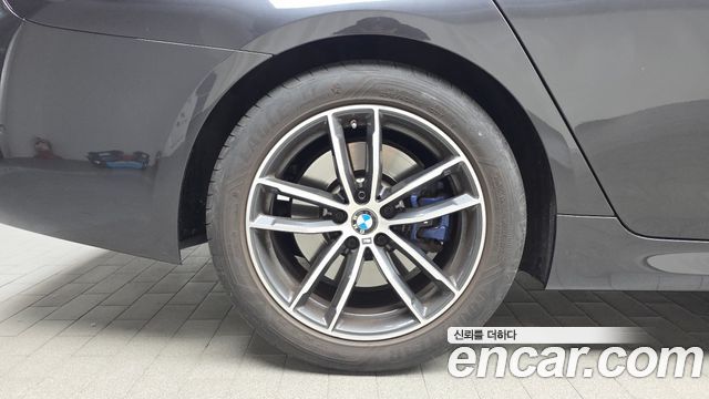 BMW 5 Series (G30) 520i M Sport 2023 — фото 5