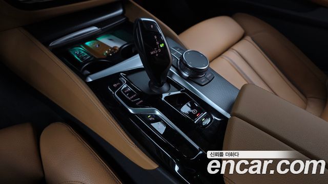 BMW 5 Series (G30) 520i M Sport 2023 — фото 9