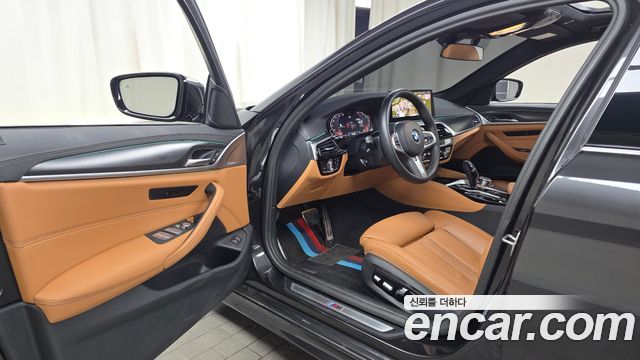 BMW 5 Series (G30) 520i M Sport 2023 — фото 10