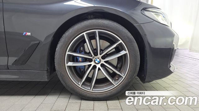BMW 5 Series (G30) 520i M Sport 2023 — фото 27