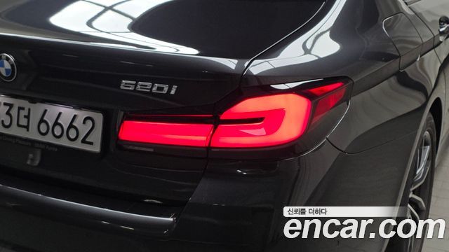BMW 5 Series (G30) 520i M Sport 2023 — фото 29