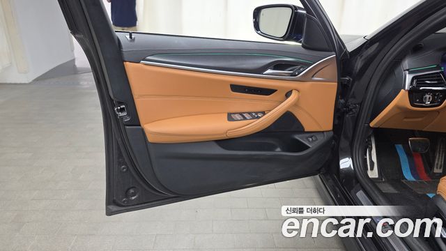 BMW 5 Series (G30) 520i M Sport 2023 — фото 30