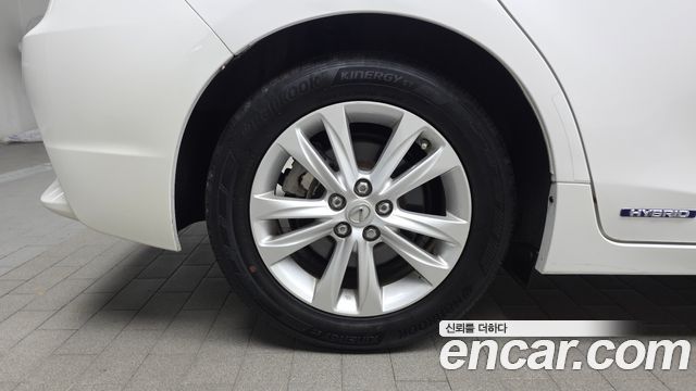 Lexus CT200h 1.8 Supreme ZWA10 2016 — фото 5