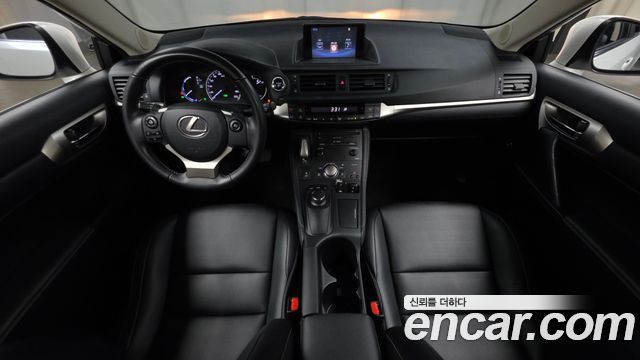 Lexus CT200h 1.8 Supreme ZWA10 2016 — фото 7