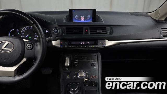 Lexus CT200h 1.8 Supreme ZWA10 2016 — фото 14