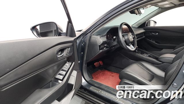 Honda Accord (XI) 2.0 Hybrid Touring 2023 — фото 10