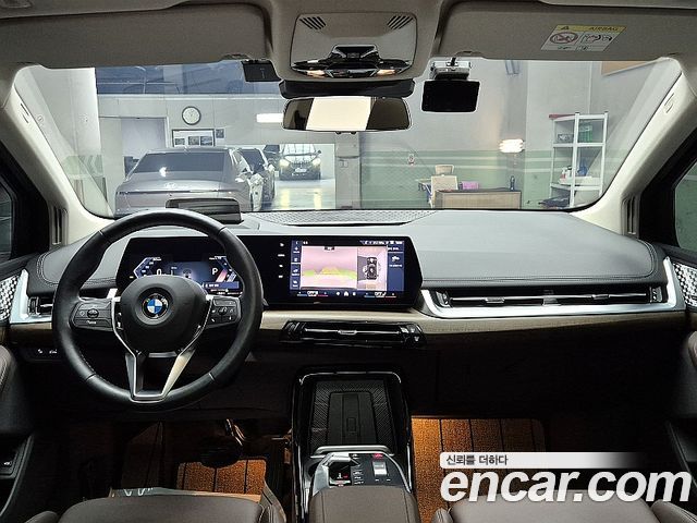 BMW 2 Series Active Tourer (U06) 220i Luxury 2025 — фото 9