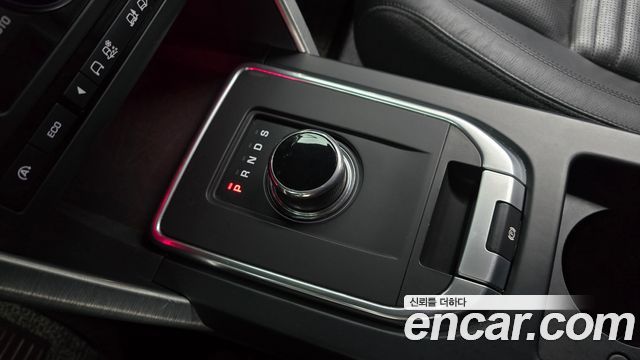 Land Rover Discovery Sport 2.0 TD4 HSE Luxury 2017 — фото 9