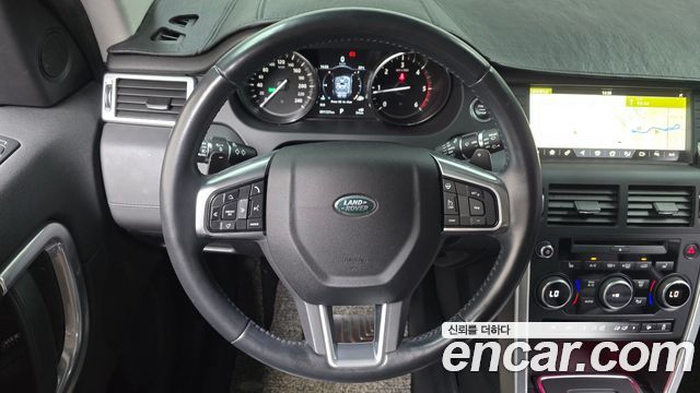 Land Rover Discovery Sport 2.0 TD4 HSE Luxury 2017 — фото 12