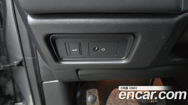 Land Rover Discovery Sport 2.0 TD4 HSE Luxury 2017 — фото 18