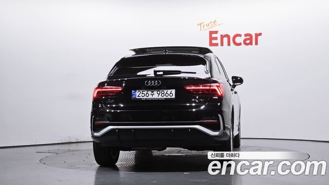 Audi Q3 (F3) 35 TDI Premium Sportback 2023 — фото 4