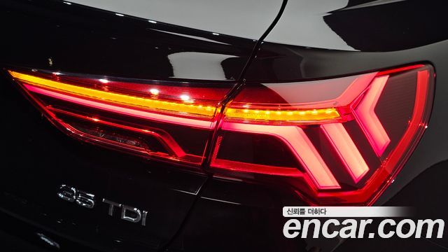 Audi Q3 (F3) 35 TDI Premium Sportback 2023 — фото 23