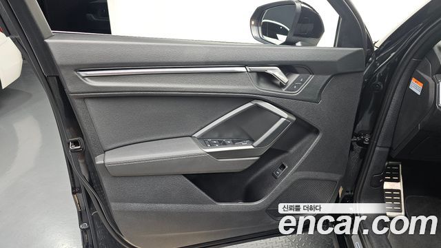 Audi Q3 (F3) 35 TDI Premium Sportback 2023 — фото 24