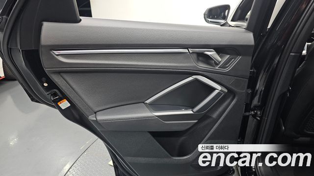 Audi Q3 (F3) 35 TDI Premium Sportback 2023 — фото 25