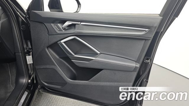 Audi Q3 (F3) 35 TDI Premium Sportback 2023 — фото 27