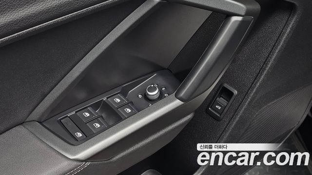 Audi Q3 (F3) 35 TDI Premium Sportback 2023 — фото 30