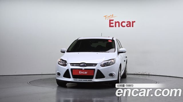 Ford Focus 2.0 Diesel Titanium Hatchback 3rd 2015 — фото 3
