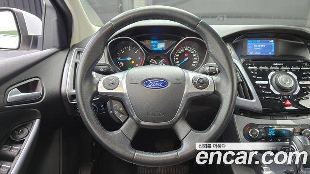 Ford Focus 2.0 Diesel Titanium Hatchback 3rd 2015 — фото 13