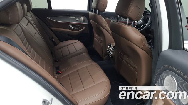 Mercedes-Benz E-Class (W213) E350 4MATIC Exclusive 2023 — фото 11