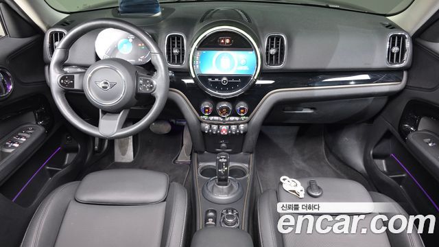 MINI Cooper Countryman Classic Plus Launch Pack 2nd Gen 2023 — фото 7