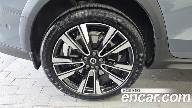 Volvo V60 Cross Country (II) B5 Pro AWD 2022 — фото 5