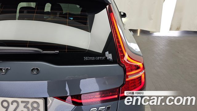 Volvo V60 Cross Country (II) B5 Pro AWD 2022 — фото 23