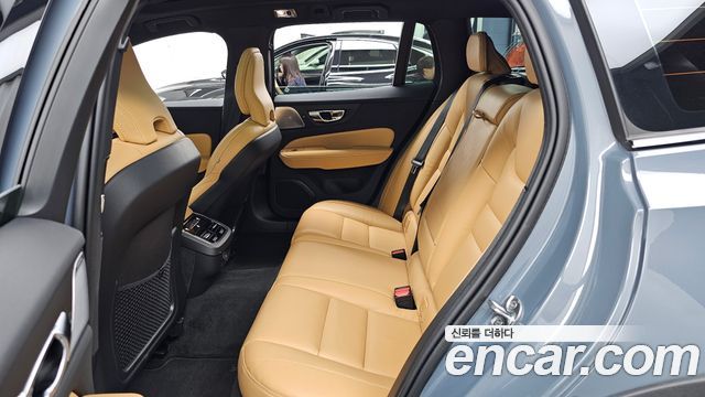 Volvo V60 Cross Country (II) B5 Pro AWD 2022 — фото 26