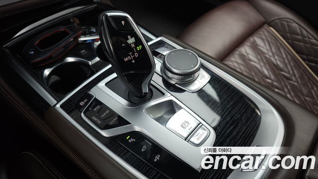 BMW 7 Series (G11) 740Li xDrive M Sport Package 2021 — фото 9
