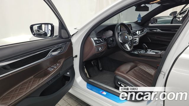 BMW 7 Series (G11) 740Li xDrive M Sport Package 2021 — фото 10