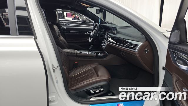 BMW 7 Series (G11) 740Li xDrive M Sport Package 2021 — фото 11