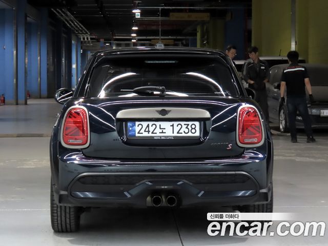 MINI Cooper S 3Door Resolute Edition 3rd Gen 2023 — фото 3