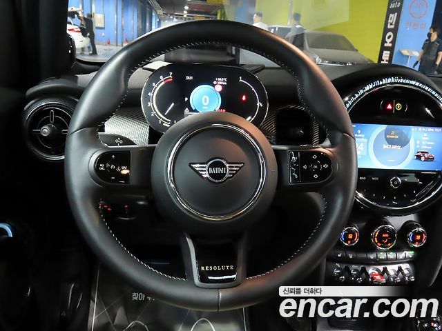 MINI Cooper S 3Door Resolute Edition 3rd Gen 2023 — фото 15