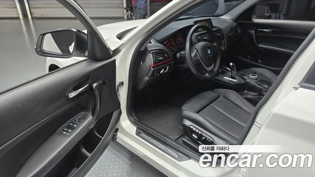 BMW 1 Series (F20) 118d Sport 5Door 2015 — фото 10