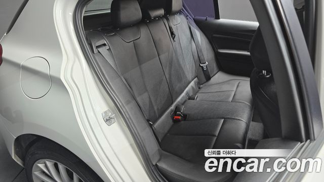 BMW 1 Series (F20) 118d Sport 5Door 2015 — фото 11