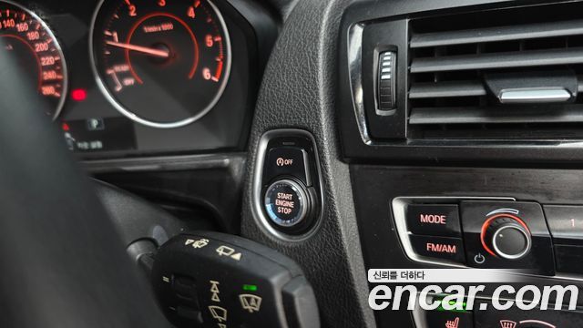 BMW 1 Series (F20) 118d Sport 5Door 2015 — фото 16