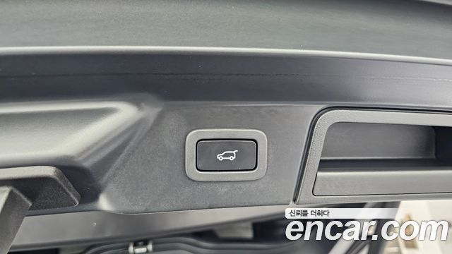 Land Rover Range Rover Velar 3.0 D300 R-Dynamic HSE 2019 — фото 18